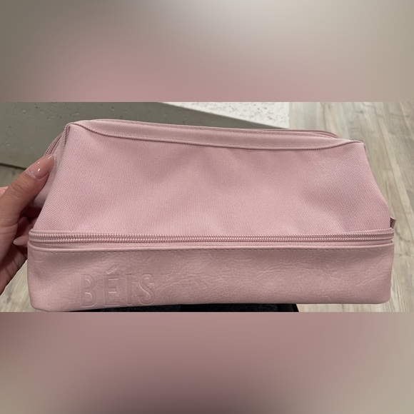 BEIS Bags Beis Atlas Pink Dopp Kit Poshmark beis-bags-beis-atlas-pink-dopp-kit-poshmark